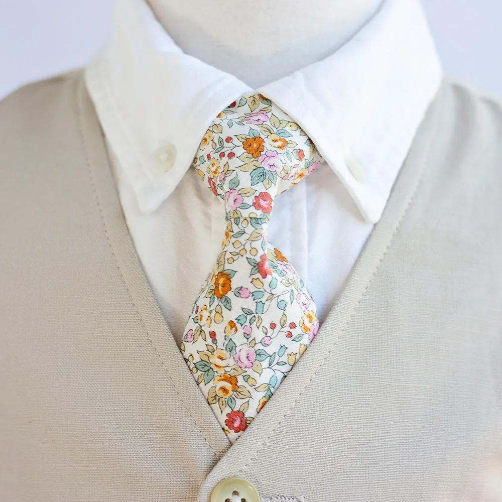 Boy's Pocket Square / Blossoms In Yellow