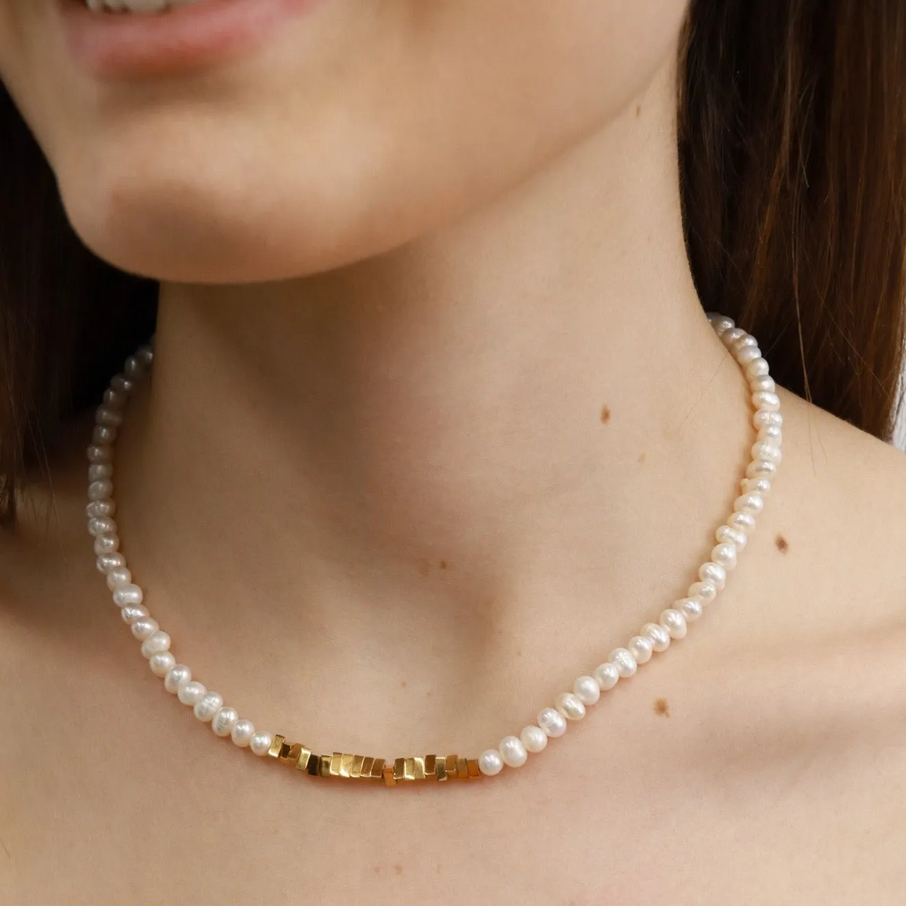 Flores | Freshwater Pearl with 18K Gold Geometric Beads Choker