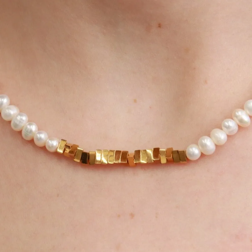 Flores | Freshwater Pearl with 18K Gold Geometric Beads Choker