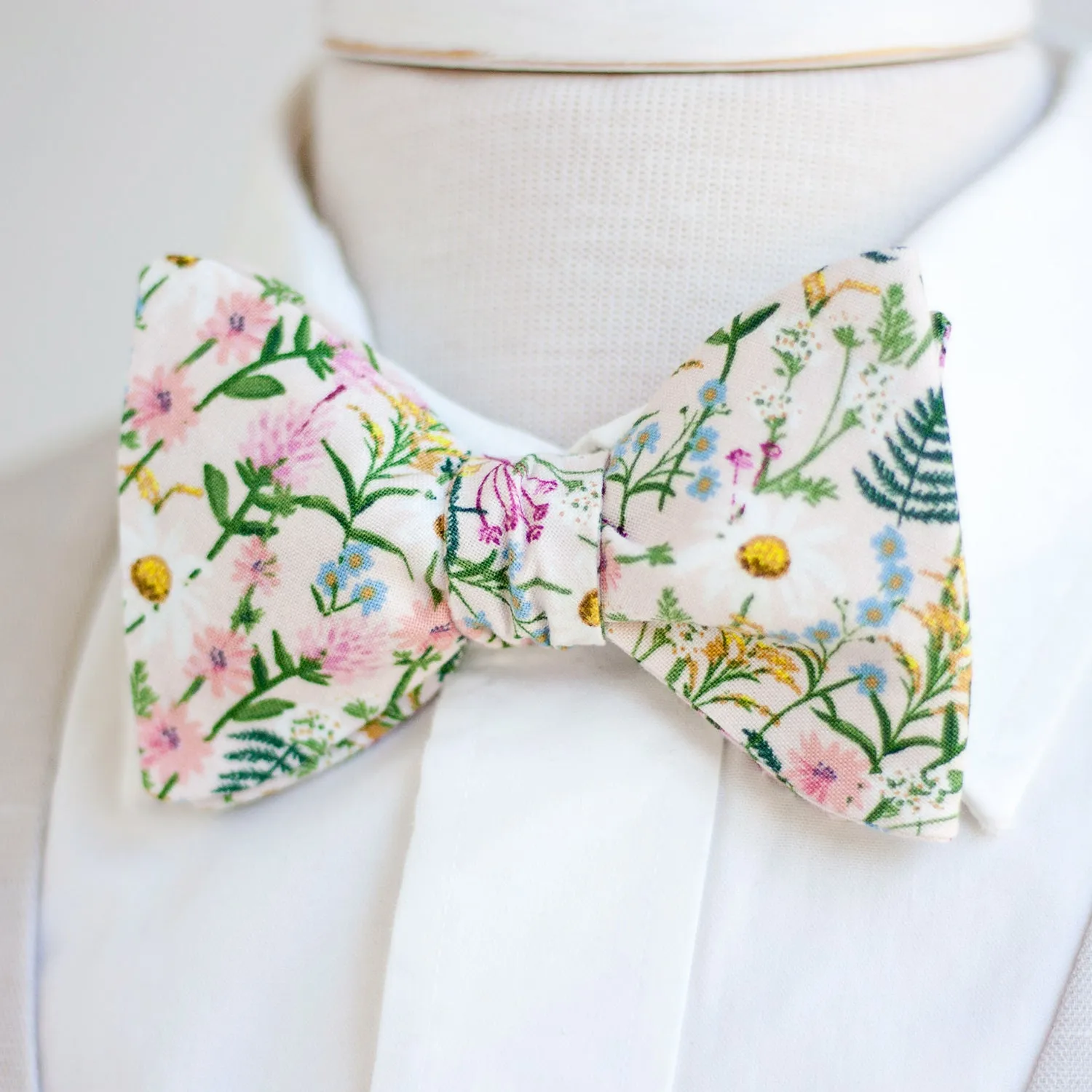 Men's Pocket Square / Wildflowers In Pink