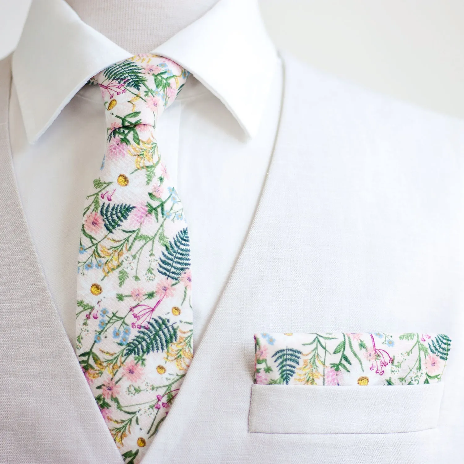 Men's Pocket Square / Wildflowers In Pink